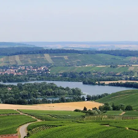 Haus Talblick, شقة Löwenstein